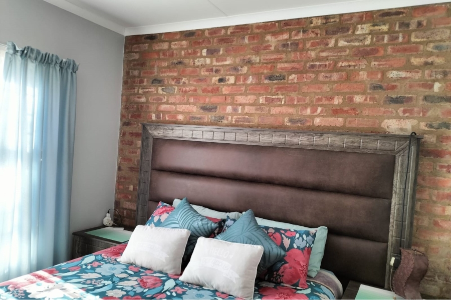 2 Bedroom Property for Sale in Wilkoppies North West